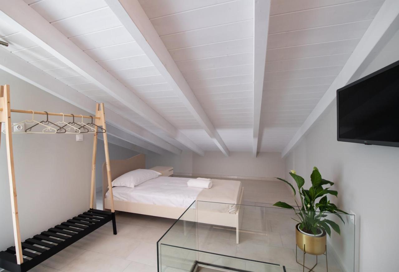 Bianco Stylish Maisonette Никиана Экстерьер фото